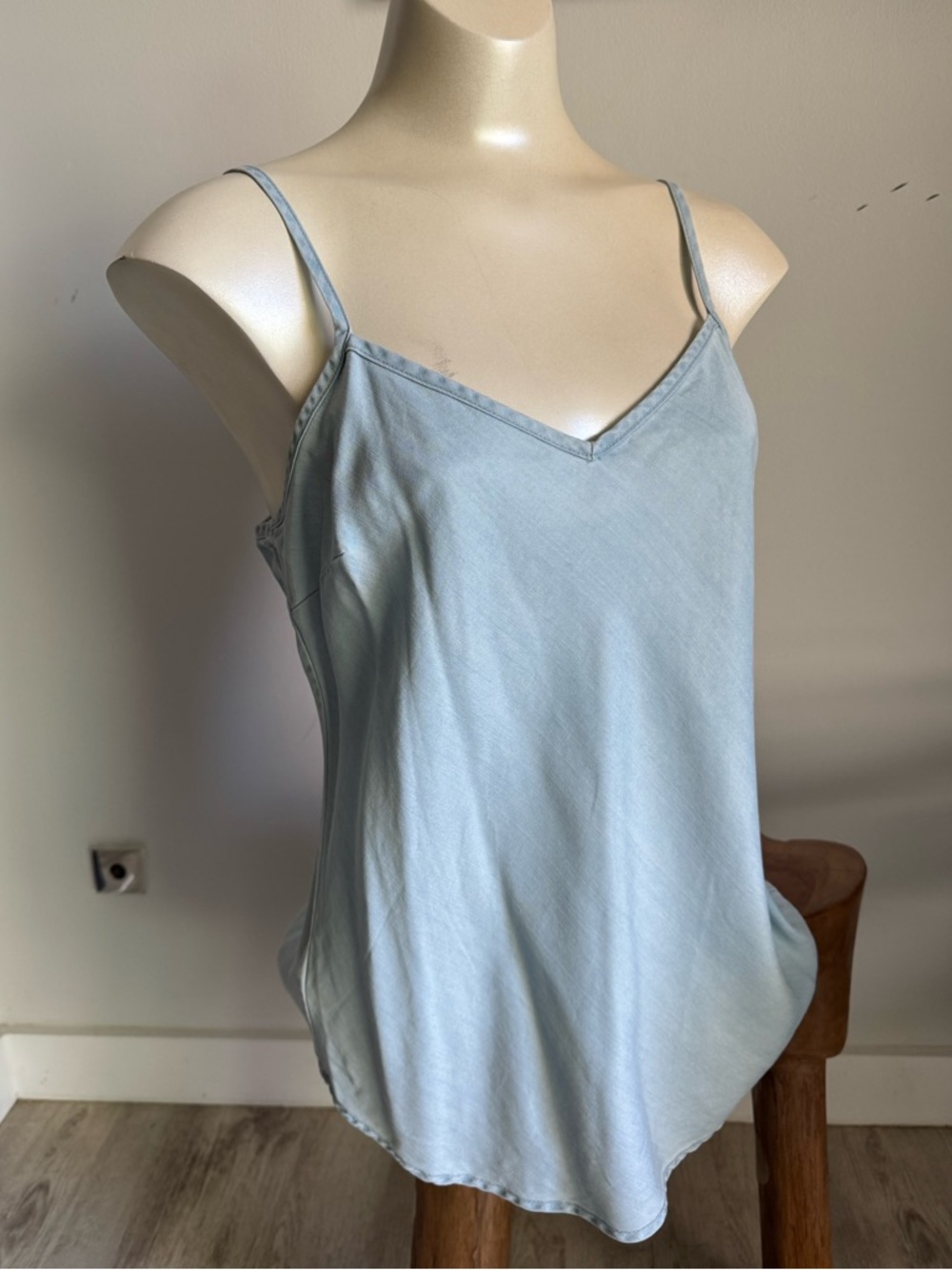 GAP Light Wash Denim Chambray Adjustable Spaghetti Strap Camisole Tank Top SMALL